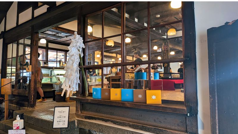 店舗内