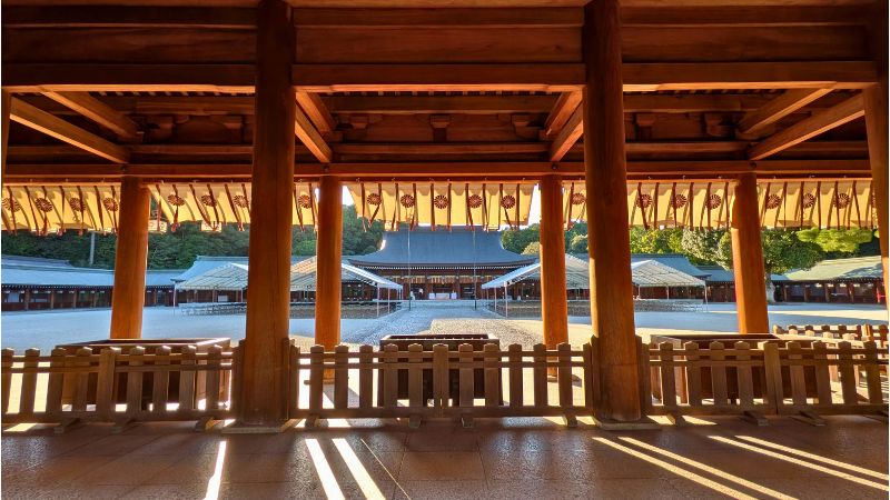 橿原神宮内拝殿（ないはいでん）